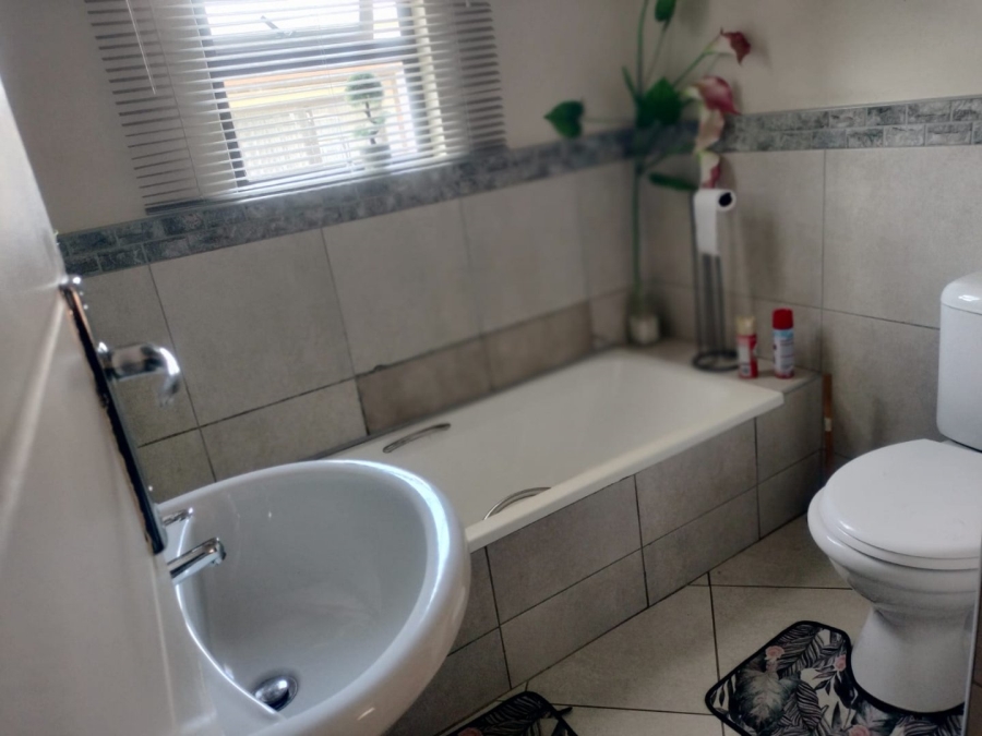 2 Bedroom Property for Sale in Navalsig Free State